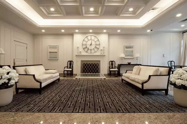 Toronto C14, ON M2N 6V8,1 Hycrest AVE #607