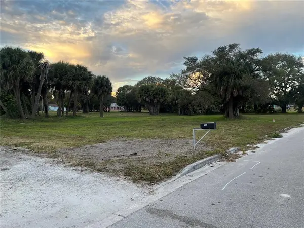 Fort Pierce, FL 34950,605 N 8th St