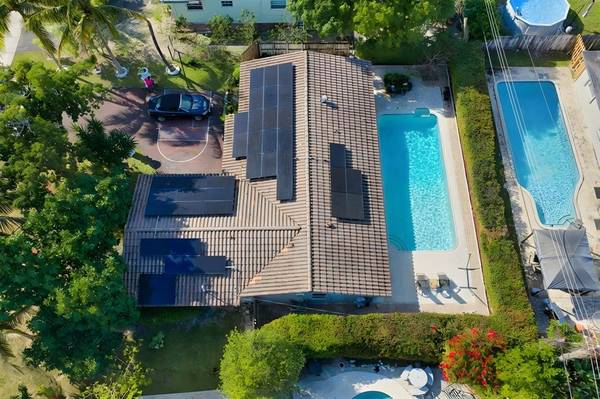 7809 NW 40th St, Coral Springs, FL 33065