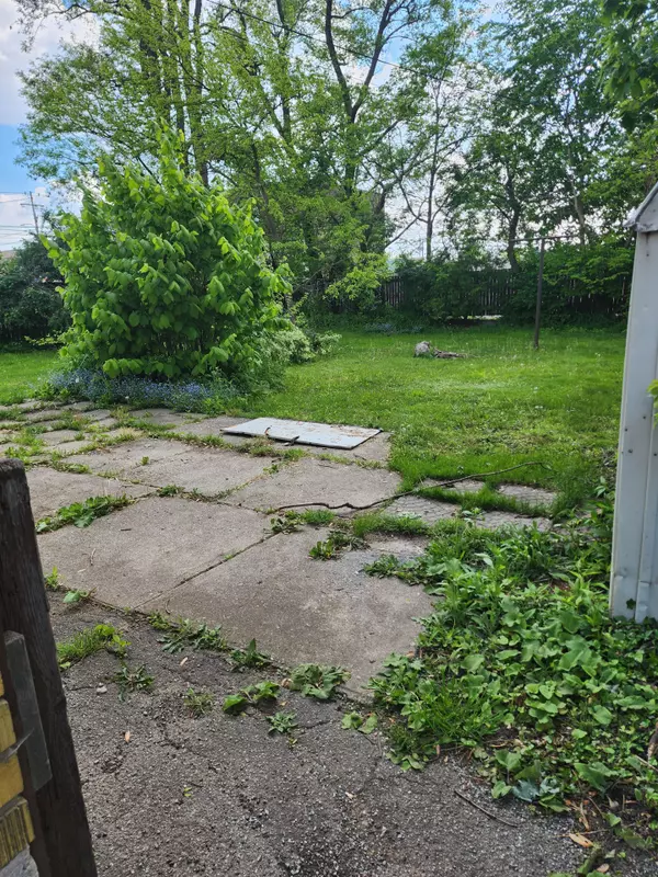 London East, ON N5W 4T2,433 Second ST