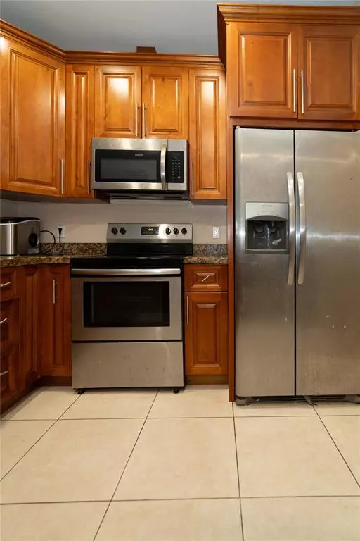 Pompano Beach, FL 33069,2430 NW 13 ST