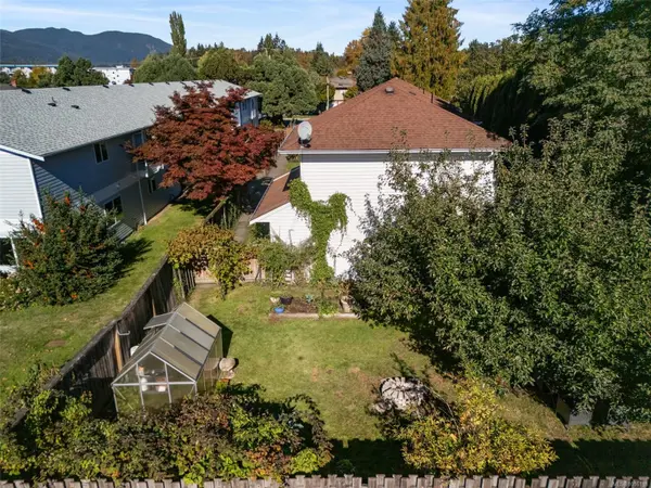 2516 Dingwall St #1, Duncan, BC V9L 2Y9