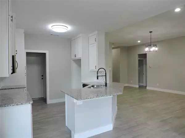 Gun Barrel City, TX 75156,210 Holiday Drive