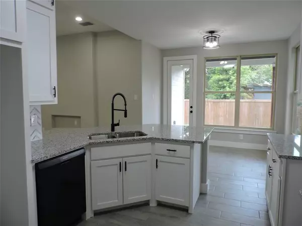 Gun Barrel City, TX 75156,210 Holiday Drive