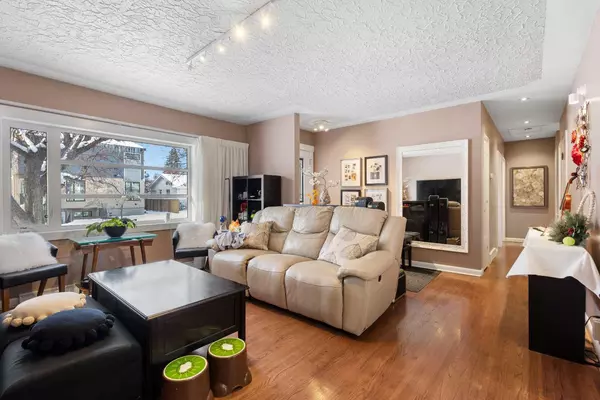 Calgary, AB T2M 3Z3,2816 24 ST NW