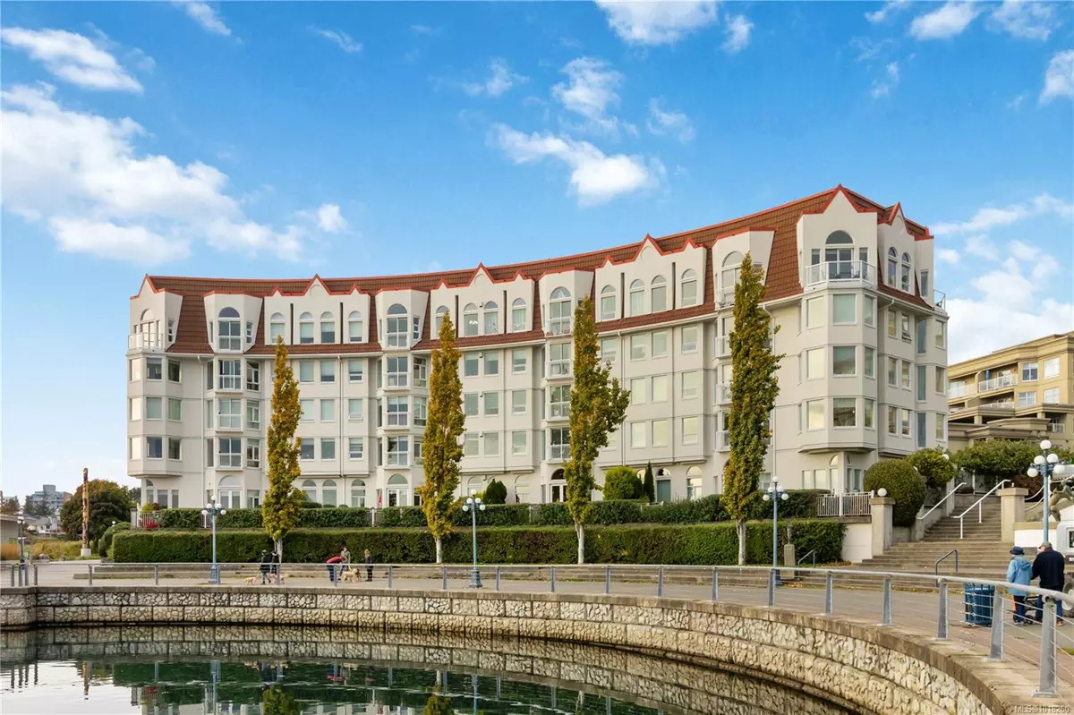 Victoria, BC V9A 7J9,11 Cooperage Pl #405