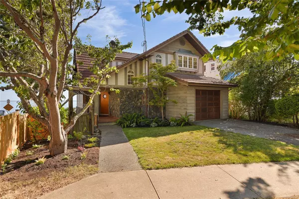 1659 Hollywood Cres,  Victoria,  BC V8S 1J1