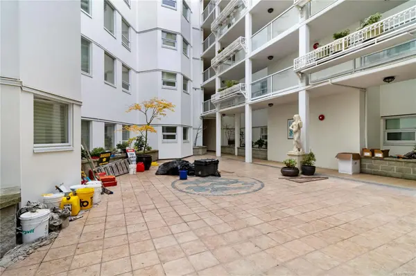 Victoria, BC V9A 7J9,11 Cooperage Pl #405