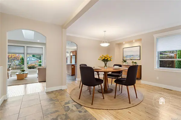 Qualicum Beach, BC V9K 1H5,345 Dorset Rd