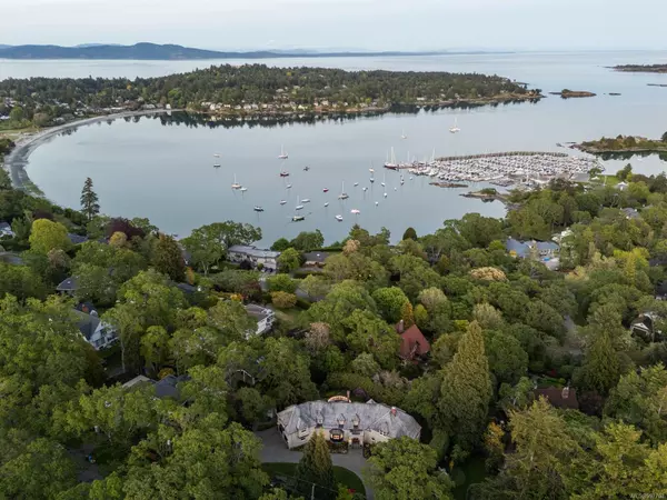 Oak Bay, BC V8R 6E8,3525 Upper Terrace Rd