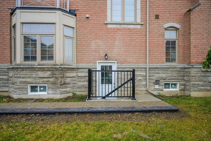 3498 Park Heights WAY #LOWER, Mississauga, ON L5M 0V2