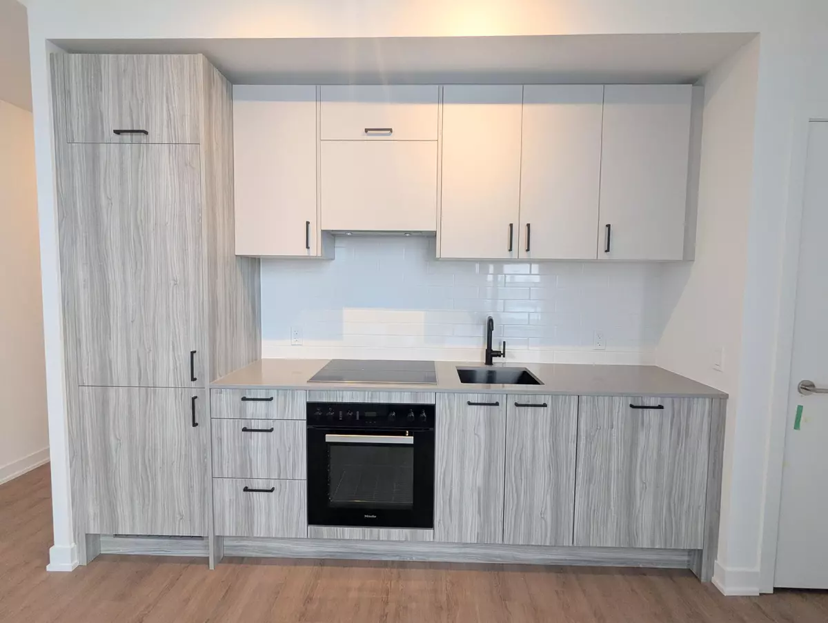 Toronto C13, ON M3C 0S4,1 Quarrington LN #2211