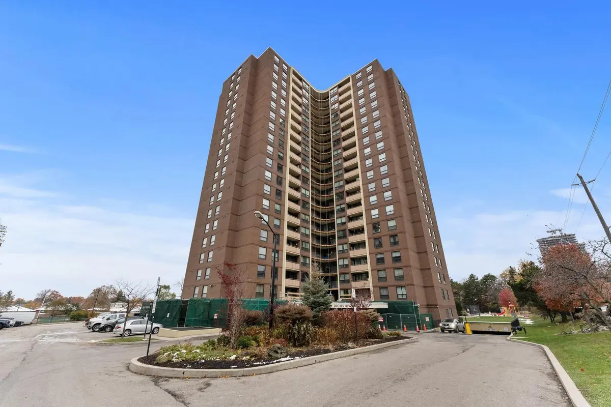 61 Richview RD #1807, Toronto W09, ON M9A 4M8