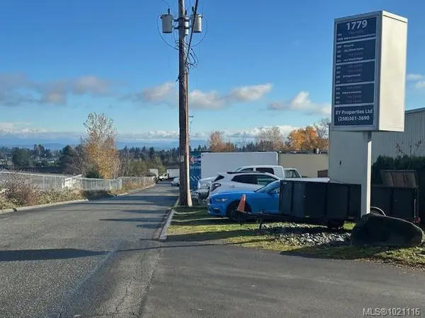 Central Saanich, BC V8M 1X6,1779 Sean Hts #302 & 303