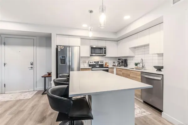 Nanaimo, BC V9T 0M7,4820 Cedar Ridge Pl #202