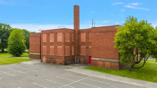 8411 E Forest AVE, Detroit, MI 48214