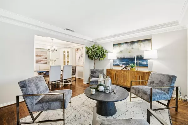 Dallas, TX 75238,9717 Ravensway Drive