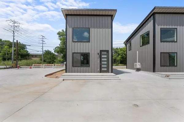 Bowie, TX 76230,802 Old Wise Road #22