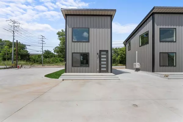 Bowie, TX 76230,802 Old Wise Road #22