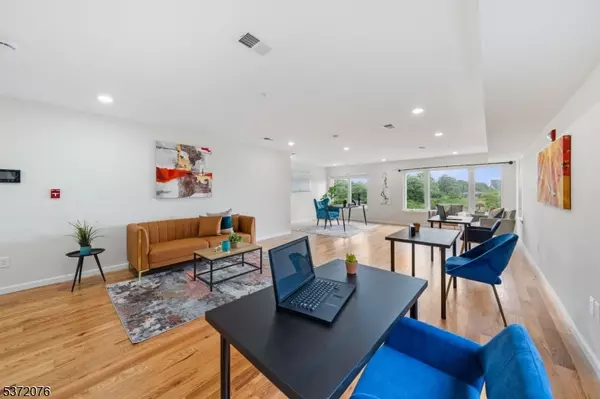 Newark City, NJ 07103,549 S Orange Ave