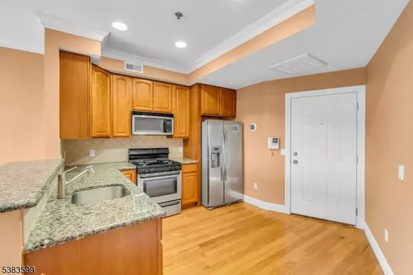 Newark City, NJ 07114,30 Austin Street #301