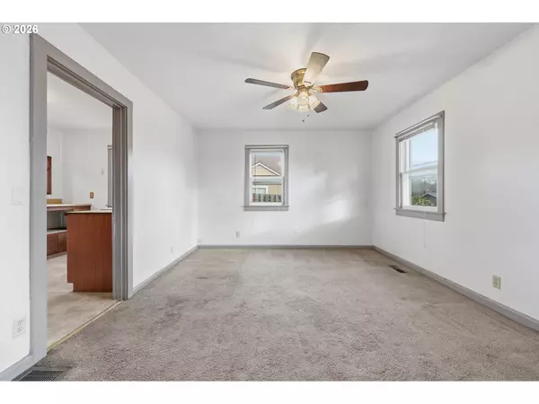 Gladstone, OR 97027,650 E FAIRFIELD ST