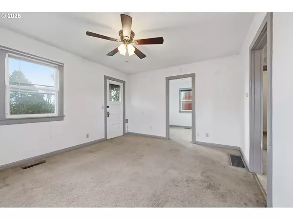 Gladstone, OR 97027,650 E FAIRFIELD ST