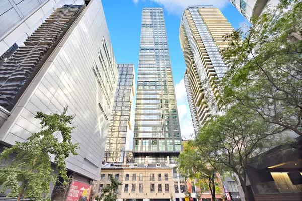 327 King ST W, Toronto C01, ON M5V 0W7