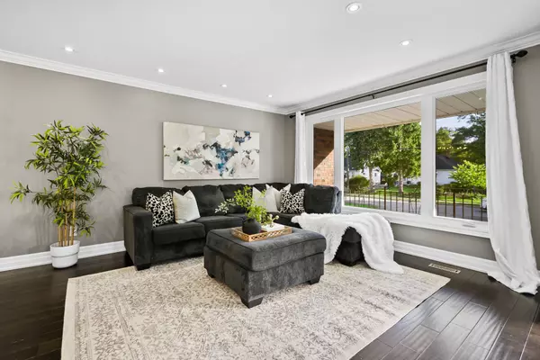 Toronto E10, ON M1C 2K8,8 Brumwell ST