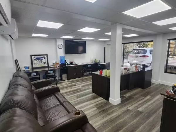 Plantation, FL 33317,4080 W Broward Blvd