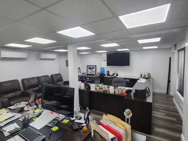 Plantation, FL 33317,4080 W Broward Blvd