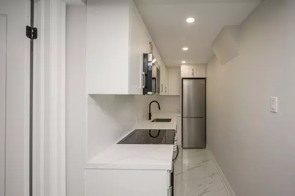 Mississauga, ON L5M 0V2,3498 Park Heights WAY #LOWER