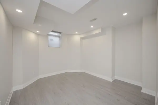 Mississauga, ON L5M 0V2,3498 Park Heights WAY #LOWER