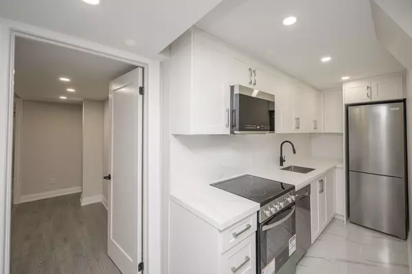 Mississauga, ON L5M 0V2,3498 Park Heights WAY #LOWER