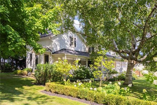 212 King ST, Oakville, ON L6J 1B5