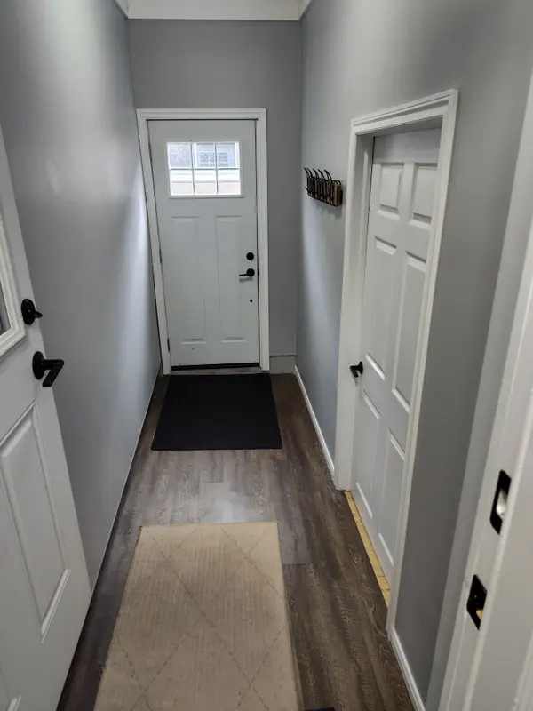 Hamilton, ON L9C 2C2,88 San Fernando DR #LOWER