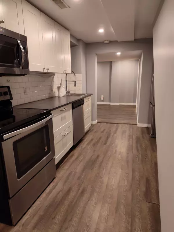 Hamilton, ON L9C 2C2,88 San Fernando DR #LOWER