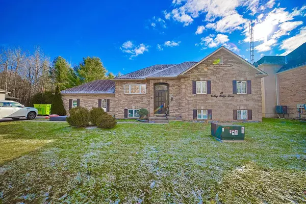 12 Valley Ridge LN, Hamilton, ON L8N 2Z7