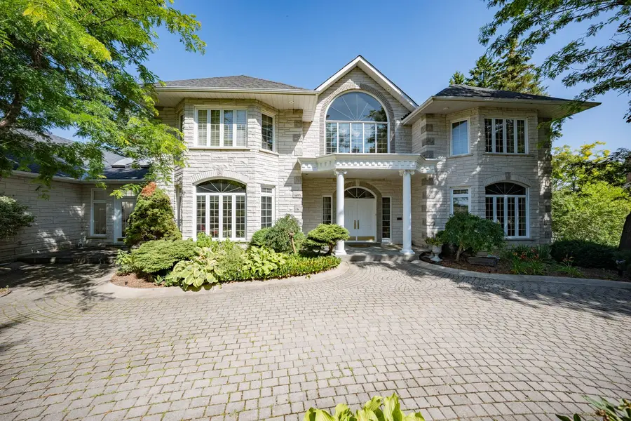 14 Alm CT, Aurora, ON L4G 6W7