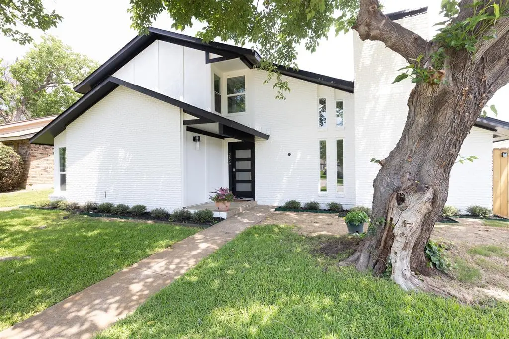 Irving, TX 75062,3829 Twin Falls Street