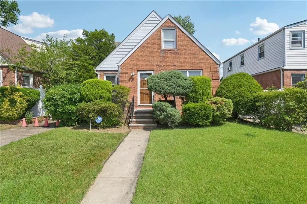 Elmont, NY 11003,150 Heathcote RD