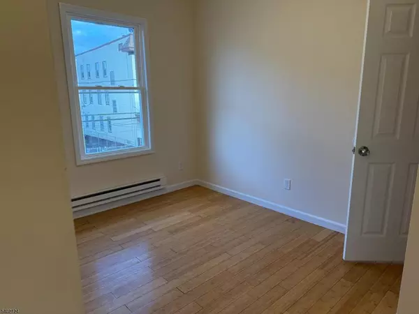 Irvington Twp., NJ 07111,179 22Nd St #4