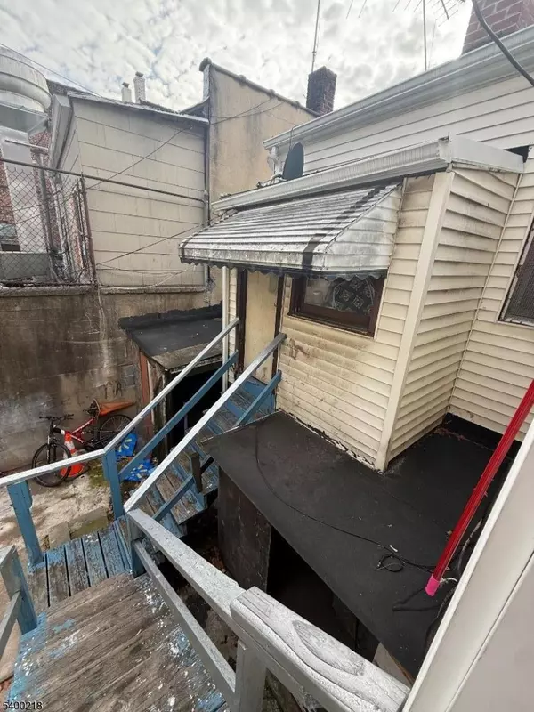 Elizabeth City, NJ 07201,1131 Pt1133Elizabeth Av