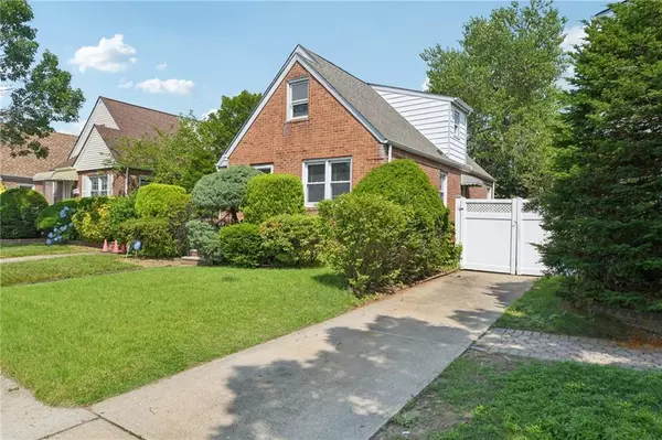 Elmont, NY 11003,150 Heathcote RD