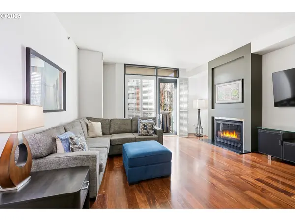 Portland, OR 97209,922 NW 11TH AVE #305