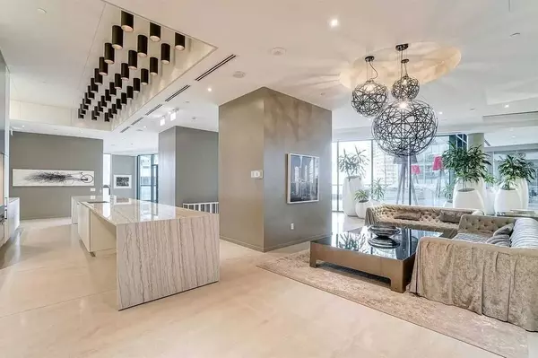 Toronto C01, ON M5J 0C3,88 Harbour ST W #3511