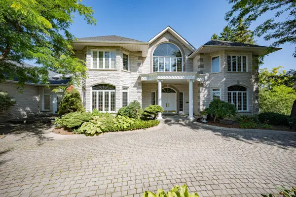 14 Alm CT, Aurora, ON L4G 6W7