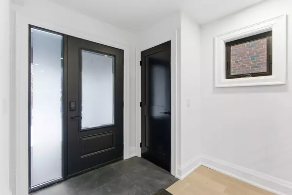 Toronto W02, ON M6S 2B3,34 Raymond AVE