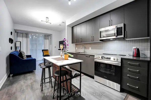 Oakville, ON L5M 5P6,2450 Old Bronte RD N #322