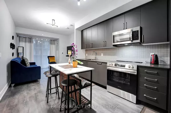 Oakville, ON L5M 5P6,2450 Old Bronte RD N #322